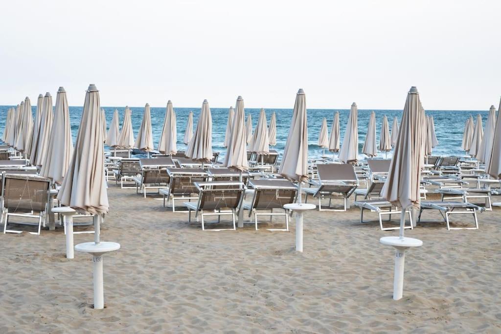 Ferienwohnung Piazza Nember Attico Con Vista Mare Lido di Jesolo Exterior foto